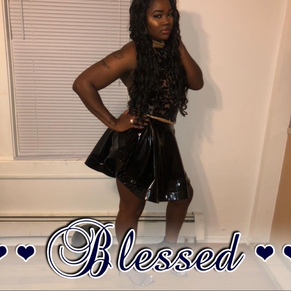 Meet your Posher, Quintrella